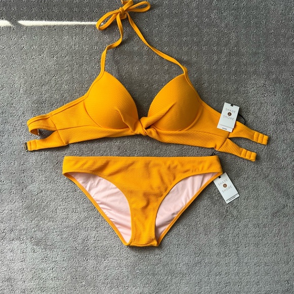 NWT Bikini top and bottom - Picture 4 of 7